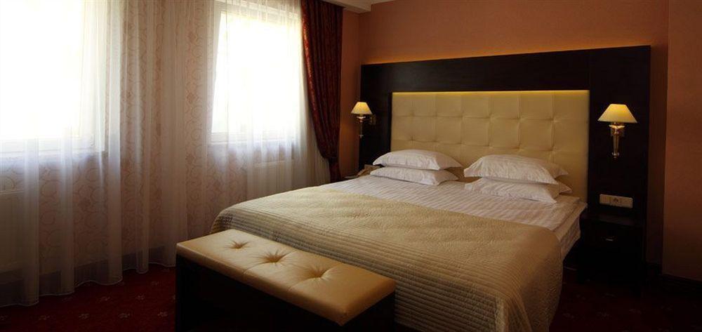 Delice Hotel Lviv Exterior foto
