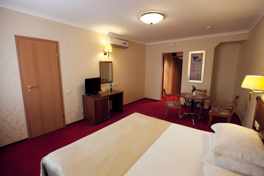 Delice Hotel Lviv Exterior foto